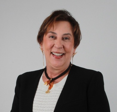 8318-Ângela Issa Haonat