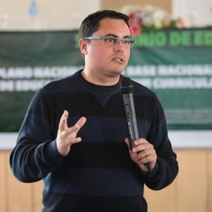 8928-*Prof. Dr. Willian Simões* (incompleto)